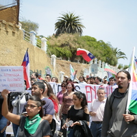 https://archivo-arde.s3-sa-east-1.amazonaws.com/Cuerpo y protesta 2019/8V7A0329.jpg