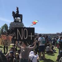 https://archivo-arde.s3-sa-east-1.amazonaws.com/Cuerpo y protesta 2019/eSpELbEkRjy9bqSZbA+IFQ.jpg