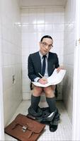 Rubén Chico en el baño del Varas
